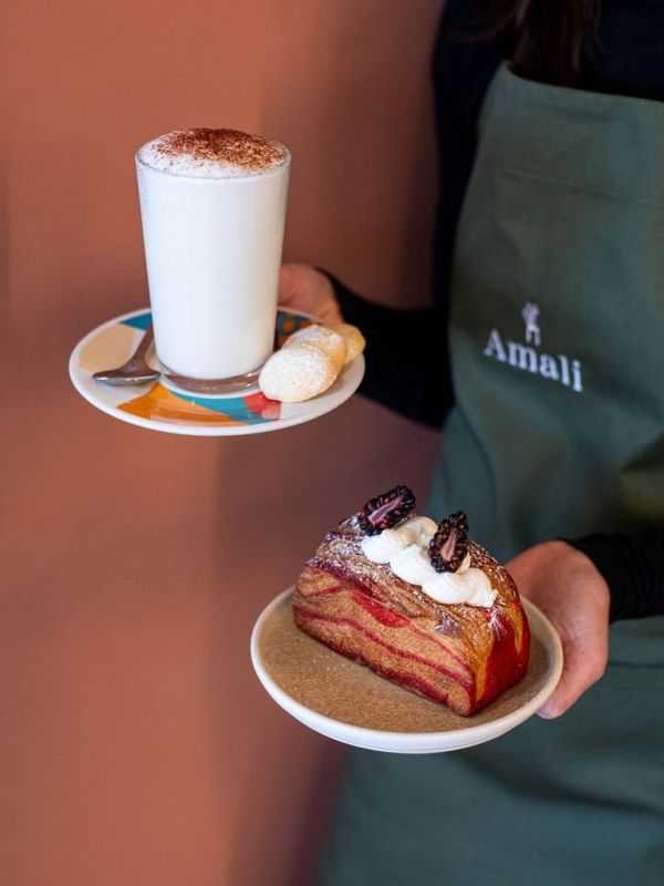 ADESSO A BOLOGNA C’E’ ‘AMALI’, BAKERY & BISTROT DI ALEX E LORENZO: BEL LOCALE PER VERI GOURMET