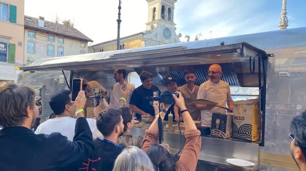 GRAN FINALE PER EIN PROSIT A UDINE: PIZZA E STELLE DELLA CUCINA SI INCONTRANO SUL TRUCK